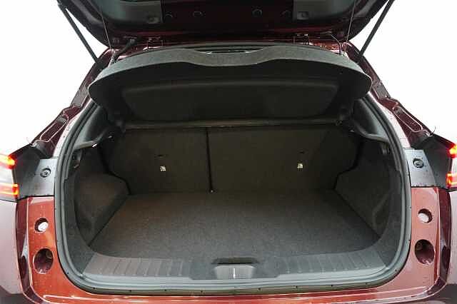 Nissan Juke 1.0 DIG-T 114 N-Connecta with Sat Nav and Rear View Camera