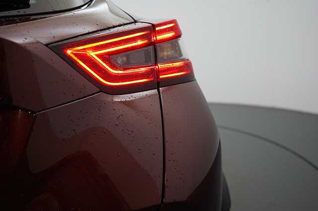 Nissan Juke 1.0 DIG-T 114 N-Connecta with Sat Nav and Rear View Camera