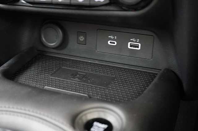 Nissan Juke 1.0 DIG-T 114 N-Connecta with Sat Nav and Rear View Camera