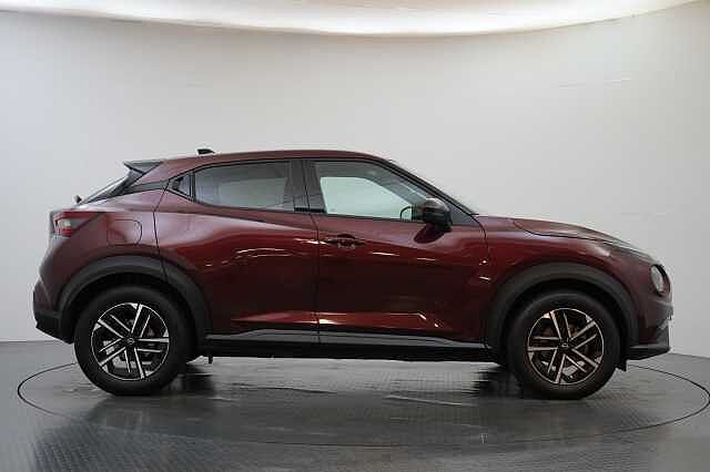 Nissan Juke 1.0 DIG-T 114 N-Connecta with Sat Nav and Rear View Camera