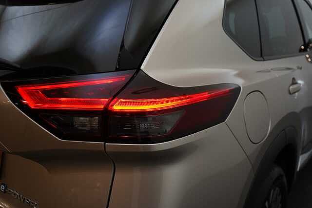 Nissan X-Trail 1.5 213 e-Power e-4ORCE Tekna+ Auto with 7 Seats + Sunroof and Leather