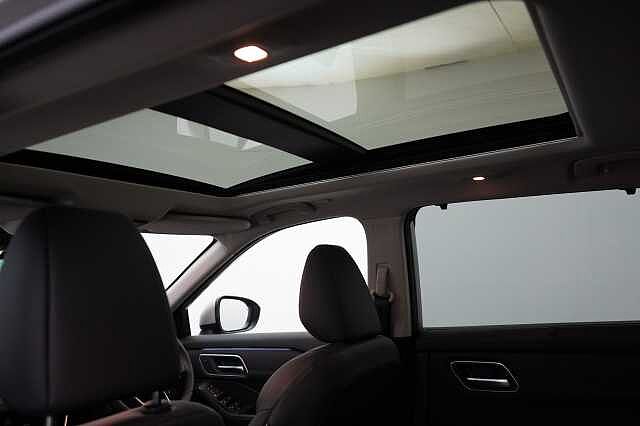 Nissan X-Trail 1.5 213 e-Power e-4ORCE Tekna+ Auto with 7 Seats + Sunroof and Leather