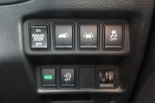 Nissan X-Trail 2.0 dCi 177 4WD N-Connecta X-Tronic Auto with 7 Seats and Panoramic Sunroof