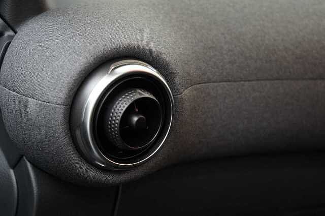 Nissan Juke 1.0 DIG-T 114 Acenta Premium DCT Auto with Rear View Camera