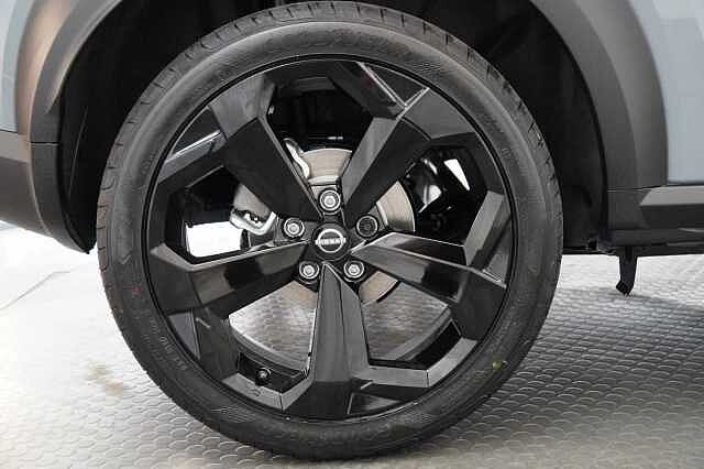 Nissan Juke 1.0 DIG-T 114 Kiiro Limited Edition with Sat Nav and Rear View Camera