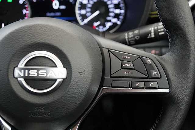 Nissan Juke 1.0 DIG-T 114 Kiiro Limited Edition with Sat Nav and Rear View Camera