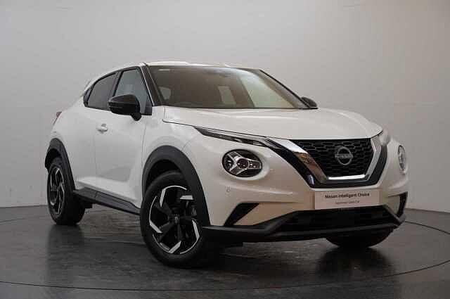 Nissan Juke 1.0 DIG-T 114 N-Connecta with Sat Nav and Rear View Camera
