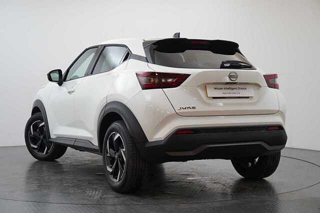 Nissan Juke 1.0 DIG-T 114 N-Connecta with Sat Nav and Rear View Camera
