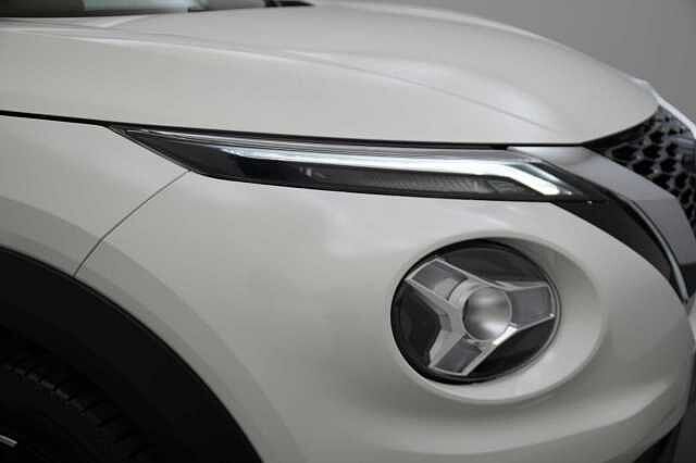 Nissan Juke 1.0 DIG-T 114 N-Connecta with Sat Nav and Rear View Camera