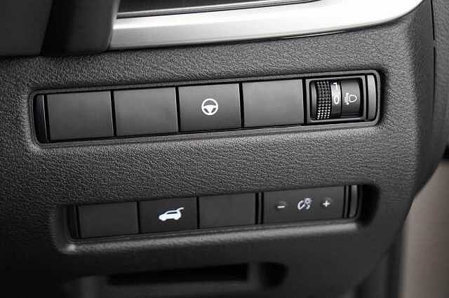 Nissan X-Trail 1.5 204 e-Power N-Connecta X-Tronic Auto with 5 Seats + Nav and 360 Cameras