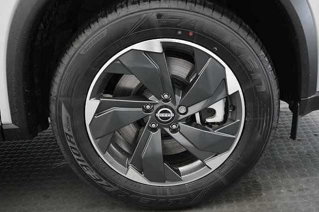 Nissan X-Trail 1.5 204 e-Power N-Connecta Auto with 5 Seats + Sat Nav and 360 Cameras