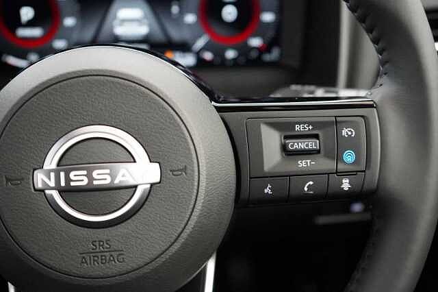 Nissan X-Trail 1.5 204 e-Power N-Connecta Auto with 5 Seats + Sat Nav and 360 Cameras