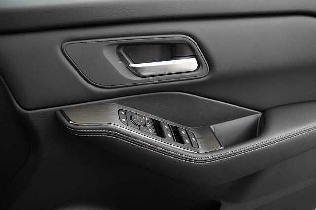 Nissan X-Trail 1.5 204 e-Power N-Connecta Auto with 5 Seats + Sat Nav and 360 Cameras