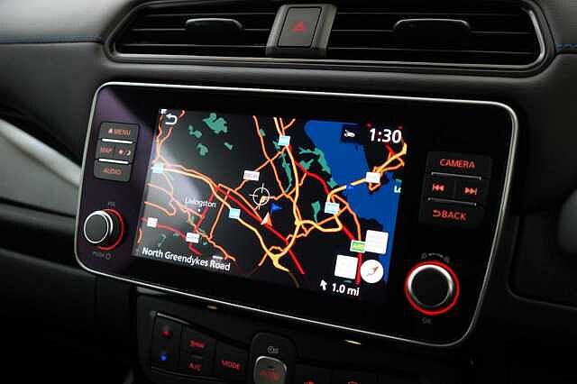 Nissan LEAF 39KW N-Connecta Auto with Sat Nav and 360 View Cameras