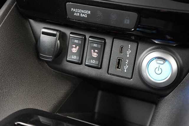 Nissan LEAF 39KW N-Connecta Auto with Sat Nav and 360 View Cameras