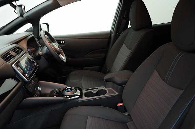 Nissan LEAF 39KW N-Connecta Auto with Sat Nav and 360 View Cameras