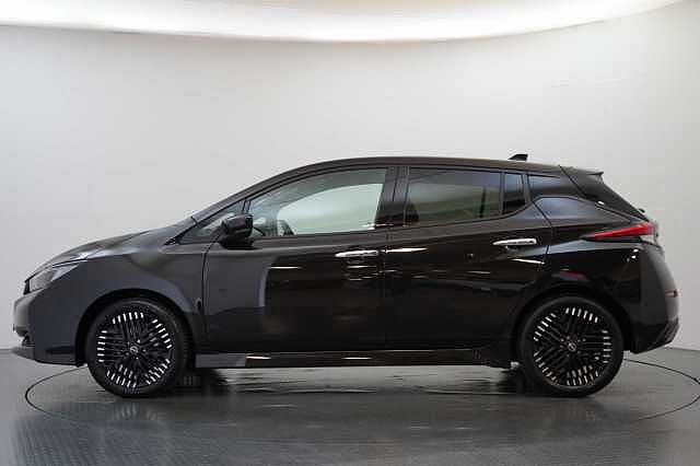 Nissan LEAF 39KW N-Connecta Auto with Sat Nav and 360 View Cameras