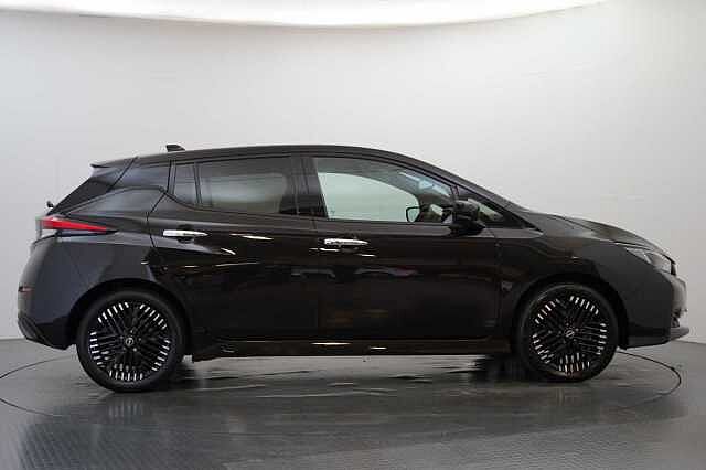 Nissan LEAF 39KW N-Connecta Auto with Sat Nav and 360 View Cameras